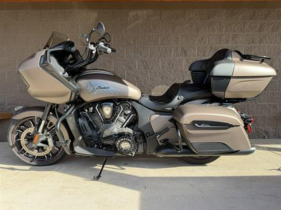 2021 Indian Motorcycle Challenger® Dark Horse®