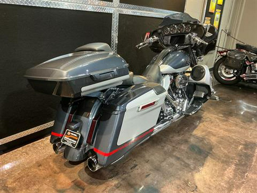 2019 Harley-Davidson CVO™ Street Glide®