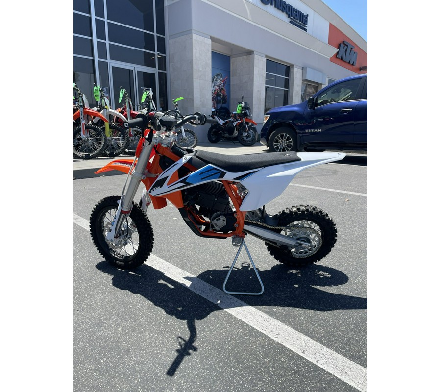 2022 KTM SX-E 5