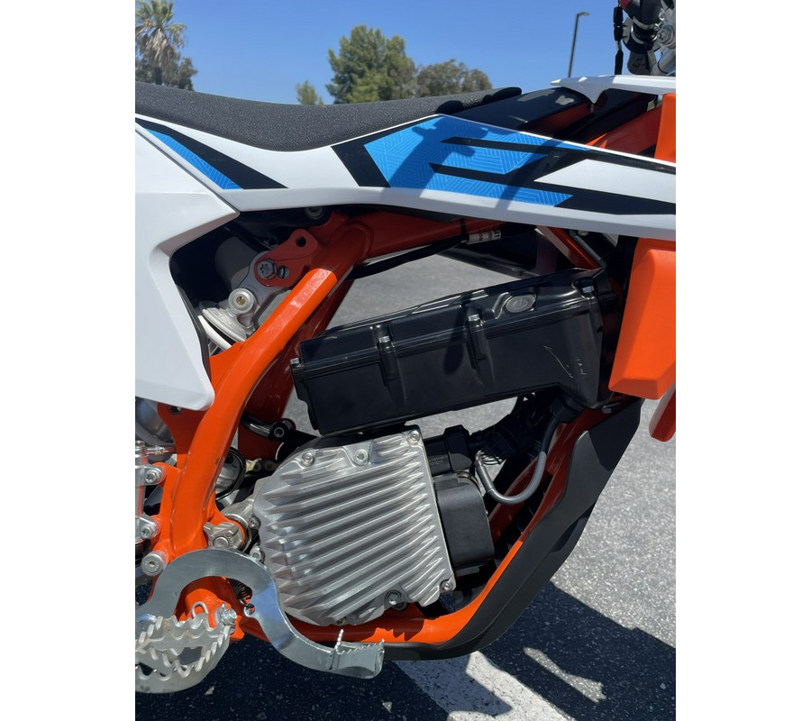 2022 KTM SX-E 5