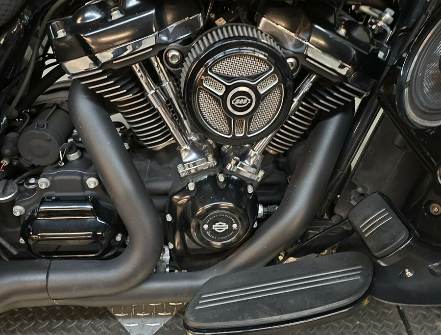 FLHXS 2018 Street Glide Special