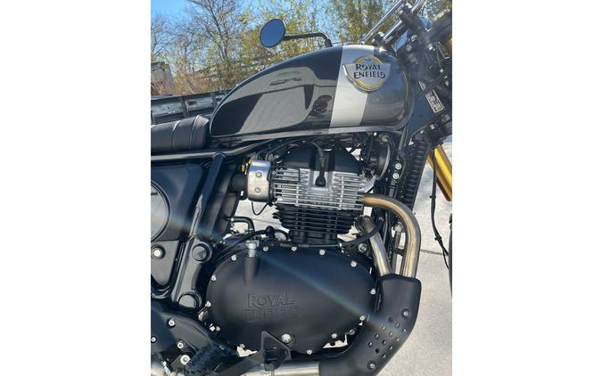 2026 Royal Enfield BEAR 650 - SHADOW BLACK