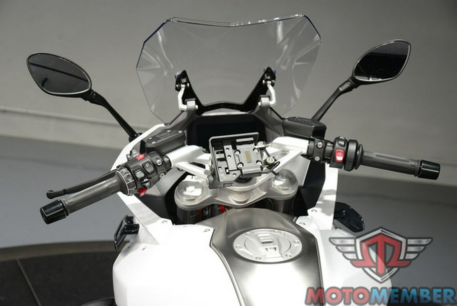 2022 BMW R 1250 RS Light White