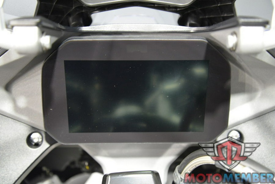 2022 BMW R 1250 RS Light White