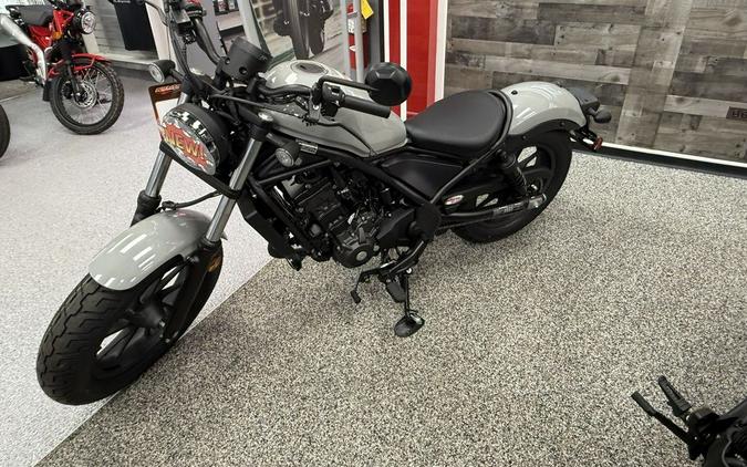 2026 Honda Rebel® 300 E-Clutch