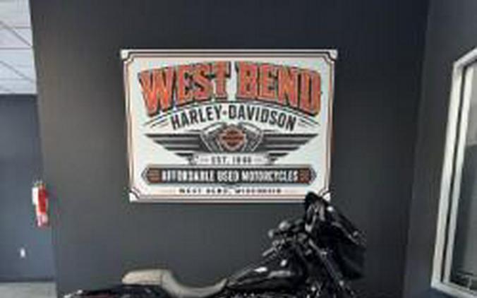 2026 Harley-Davidson Street Glide Vivid Black Black Trim