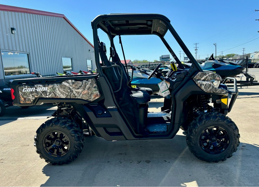 2024 Can-Am™ Defender XT HD10