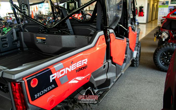 2023 Honda Pioneer 1000-6 Crew Deluxe