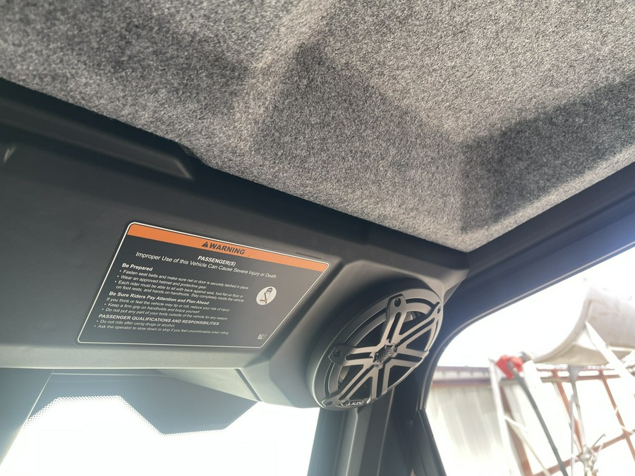 2026 Can-Am Defender MAX Limited HD11