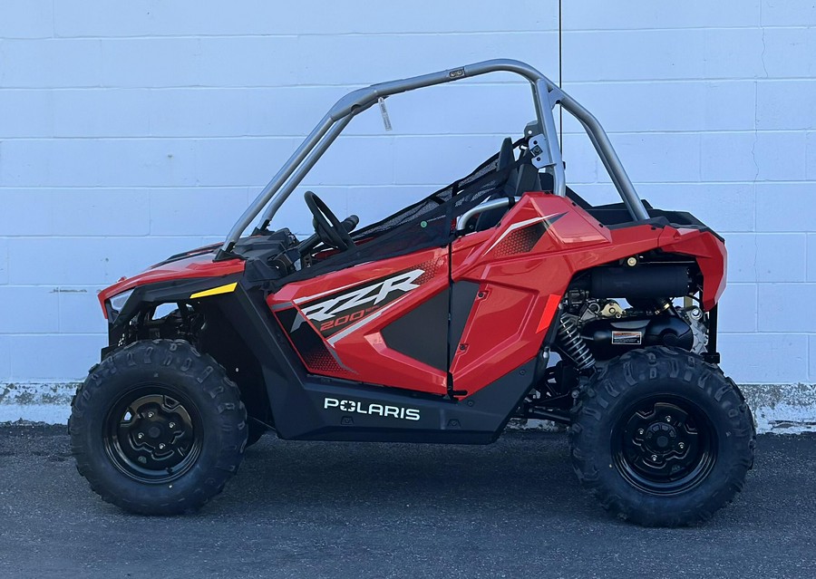 2026 Polaris RZR 200 EFI