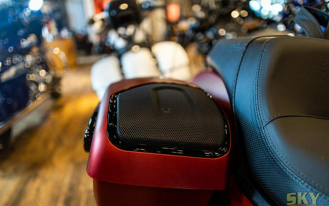 2024 Indian Motorcycle® Challenger® Dark Horse® w/PowerBand Audio Pkg Sunset Red Smoke