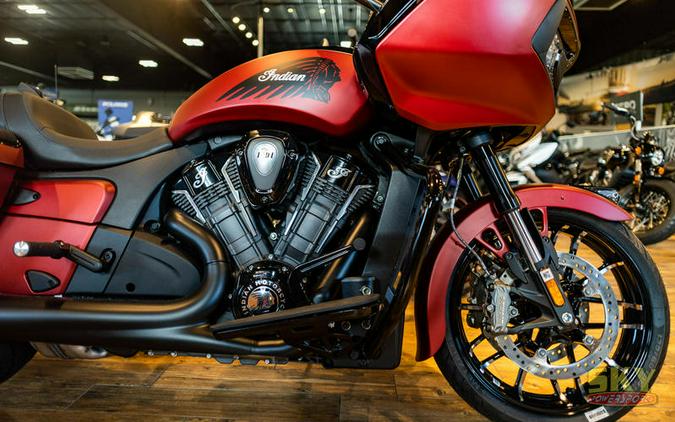 2024 Indian Motorcycle® Challenger® Dark Horse® w/PowerBand Audio Pkg Sunset Red Smoke