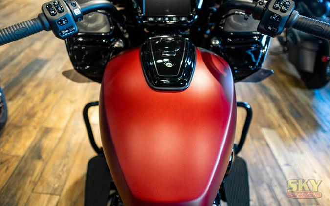 2024 Indian Motorcycle® Challenger® Dark Horse® w/PowerBand Audio Pkg Sunset Red Smoke