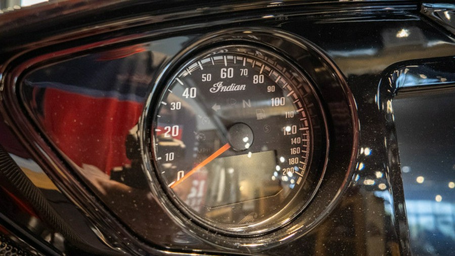 2026 Indian Chieftain PowerPlus Dark Horse 112 w/PowerBand Chalk with Black Metallic