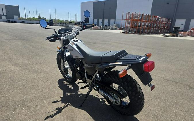 2027 Yamaha TW 200