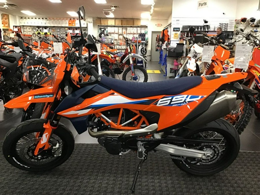 2024 KTM 690 SMC R