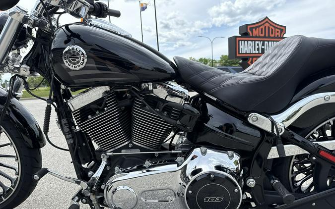 2017 Harley-Davidson® Breakout® Vivid Black