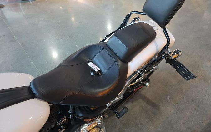 Harley-Davidson® Breakout® 2016