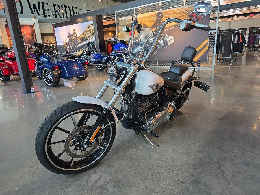 Harley-Davidson® Breakout® 2016