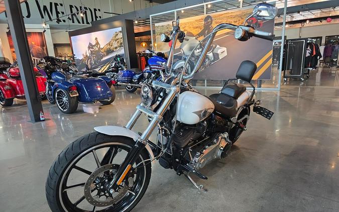 Harley-Davidson® Breakout® 2016