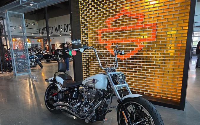 Harley-Davidson® Breakout® 2016