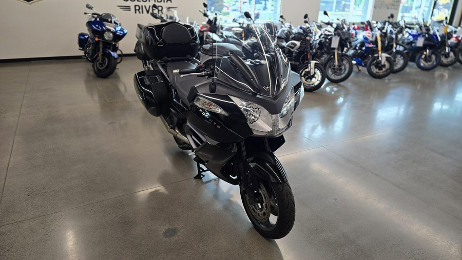 2016 Triumph TROPHY SE