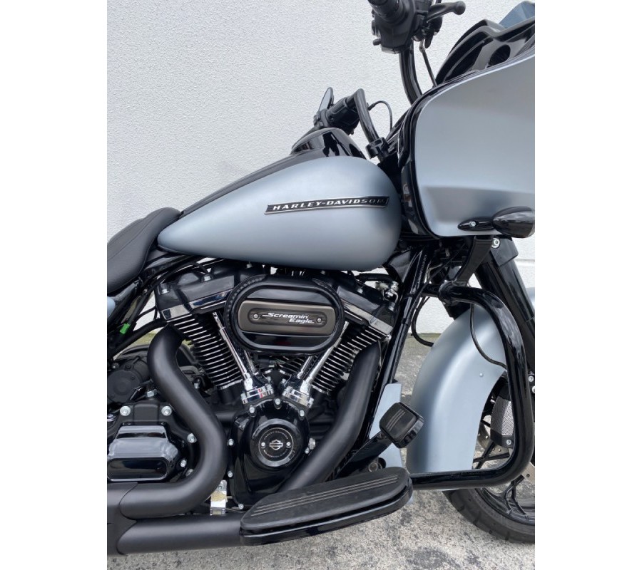 2020 HarleyDavidson® Road Glide® Special Barracuda Silver Denim for