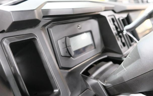 2026 CAN-AM DEFENDER MAX LONE STAR HD11