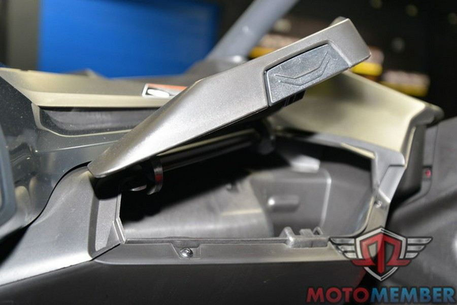 2025 Can-Am Maverick R Max X Legion Red