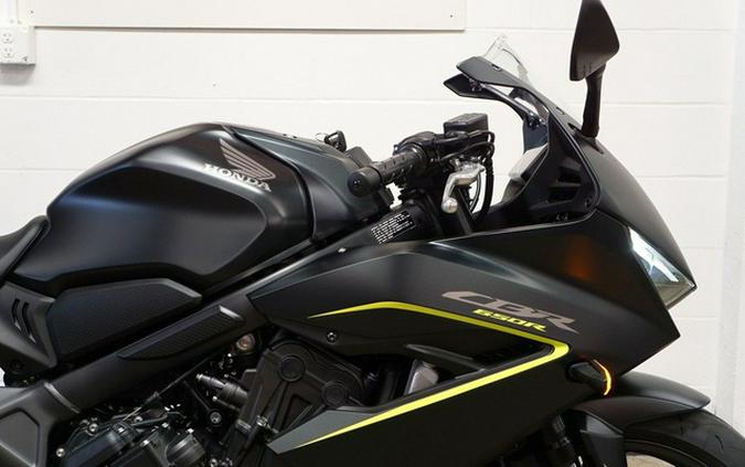 2026 Honda CBR650R E-Clutch E-Clutch