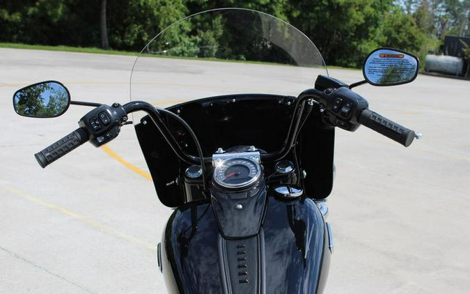 2026 Harley-Davidson® FLHC - Heritage Classic