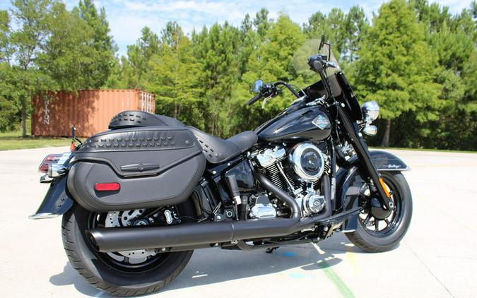 2026 Harley-Davidson® FLHC - Heritage Classic