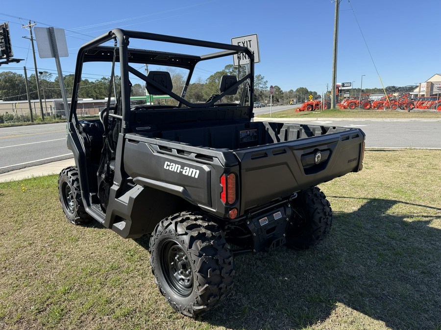 2026 Can-Am Defender HD7