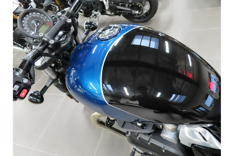 2026 BONNEVILLE BOBBER - Triumph