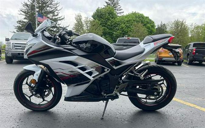 2014 Kawasaki Ninja® 300 SE