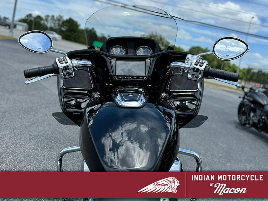 2023 Indian Motorcycle® Challenger® Limited Black Metallic