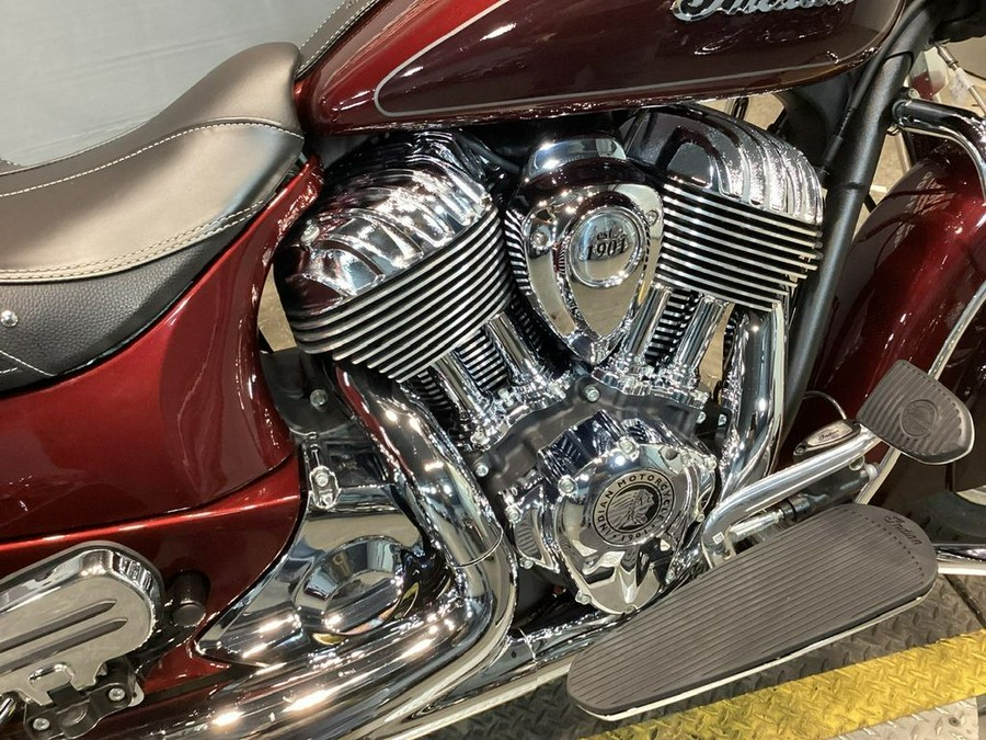 2021 Indian Motorcycle® Springfield® Maroon Metallic/Crimson Metallic