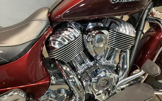 2021 Indian Motorcycle® Springfield® Maroon Metallic/Crimson Metallic