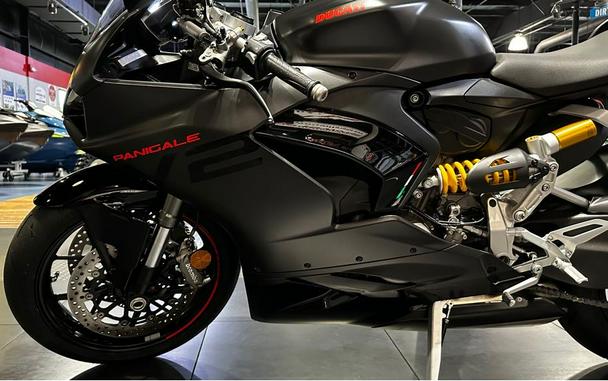 2024 Ducati Panigale V2 - Black on Black