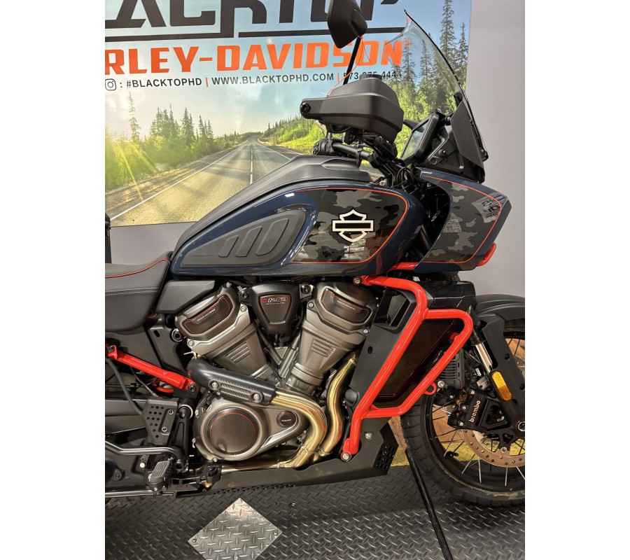 2025 Harley-Davidson® CVO™ Pan America® CARBON BLUE