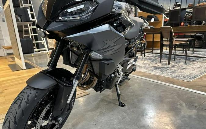 2023 BMW F 900 XR Triple Black