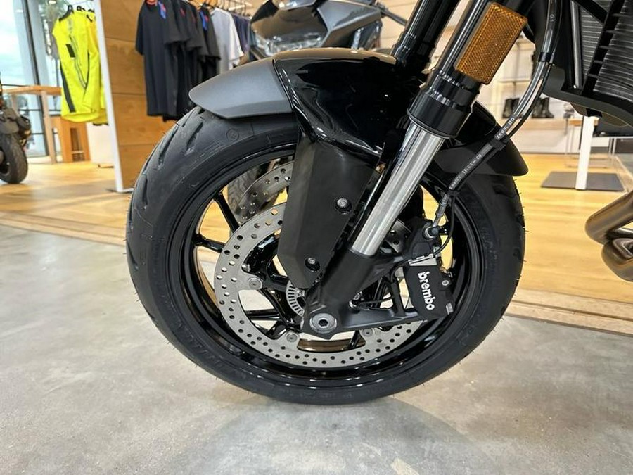 2023 BMW F 900 XR Triple Black