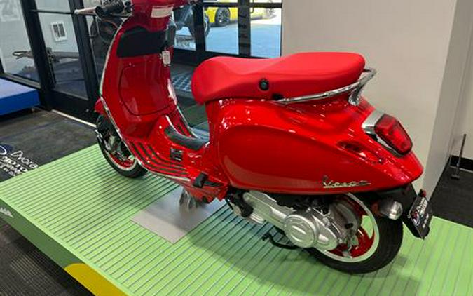 2025 Vespa Primavera 50 Red
