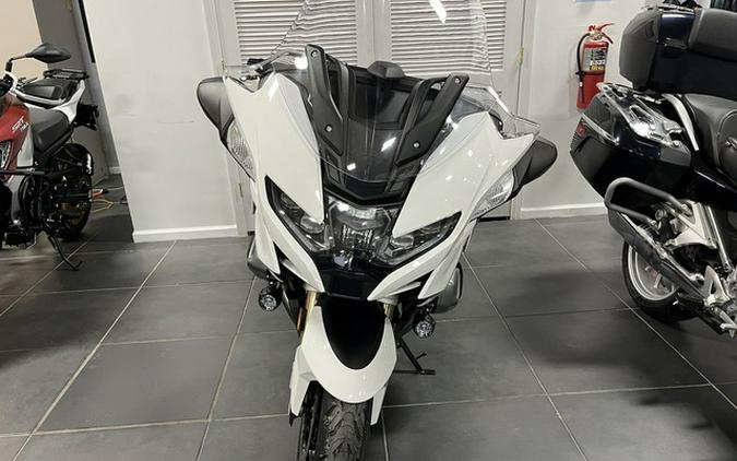 2023 BMW R 1250 RT Alpine White