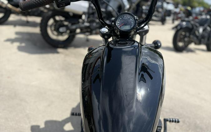 2020 Indian Motorcycle SCOUT BOBBER SIXTY THUNDER BLACK 49ST Bobber Sixty