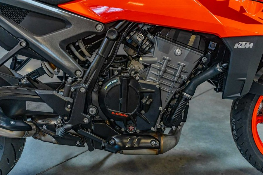 2024 KTM 990 Duke