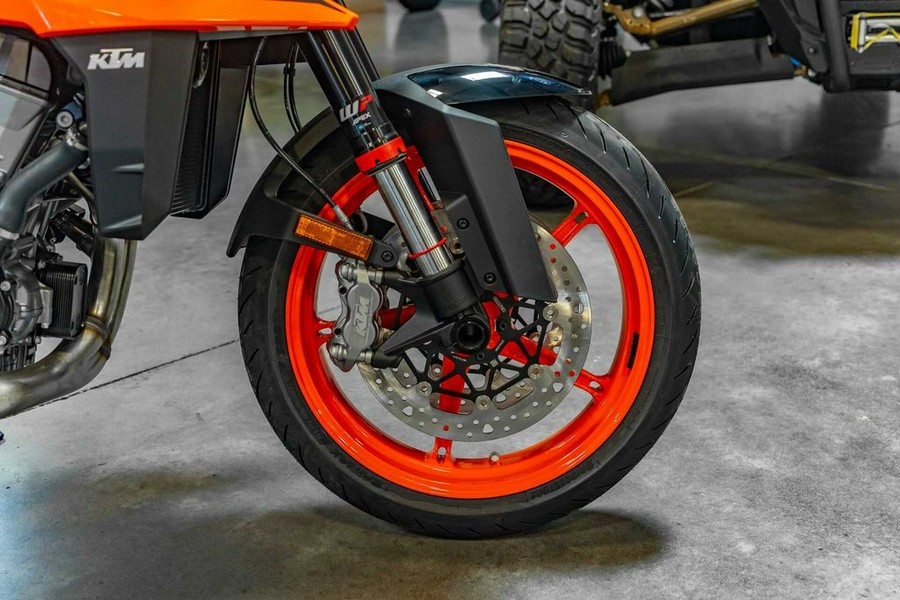 2024 KTM 990 Duke