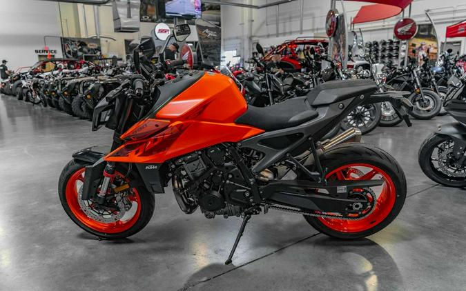 2024 KTM 990 Duke