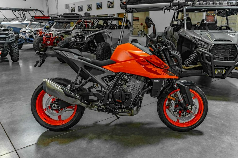 2024 KTM 990 Duke