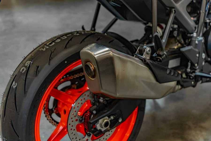 2024 KTM 990 Duke